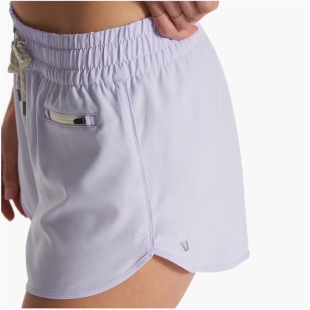 Vuori Clementine 2.0 Shorts in Zinnia size Large - Picture 3 of 11